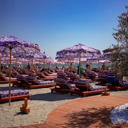 Апартаменты Promenada Sea View Нэводари